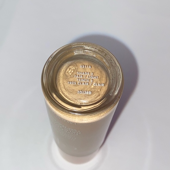 ELF Halo Glow Liquid Filter in shade 2 Fair/Light - Picture 5 of 7